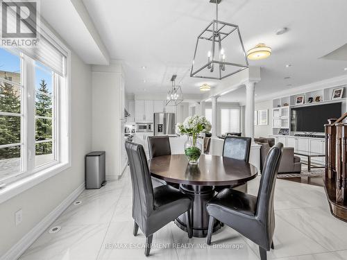 131 Robert Speck Parkway, Mississauga, ON - Indoor Photo Showing Dining Room