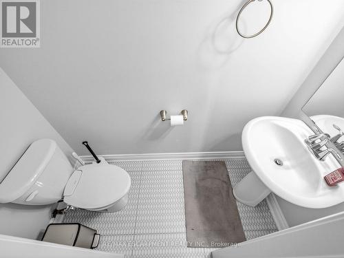 131 Robert Speck Parkway, Mississauga, ON - Indoor Photo Showing Bathroom