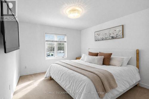131 Robert Speck Parkway, Mississauga, ON - Indoor Photo Showing Bedroom
