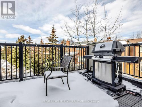 131 Robert Speck Parkway, Mississauga, ON - Outdoor