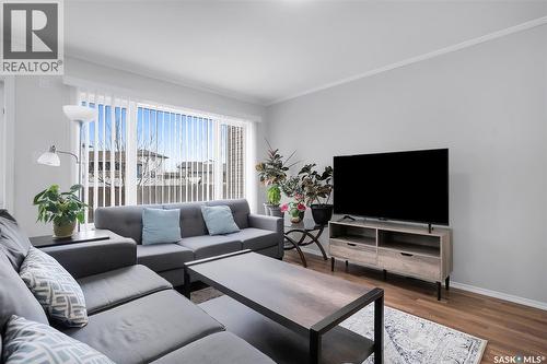 1406 715 Hart Road, Saskatoon, SK - Indoor Photo Showing Living Room