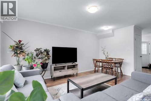 1406 715 Hart Road, Saskatoon, SK - Indoor Photo Showing Living Room