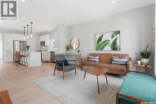 335 Secord Way, Saskatoon, SK - Indoor Photo Showing Living Room