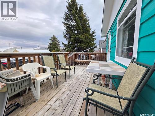 304 7Th Avenue Se, Swift Current, SK - Outdoor With Deck Patio Veranda With Exterior