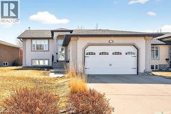 45 Goldenglow DRIVE Moose Jaw, SK S6J 1N7