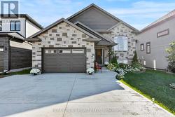 398 AQUEDUCT STREET Welland (N. Welland), ON L3C 0H3