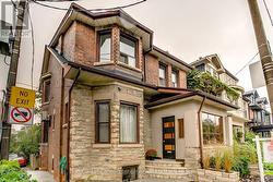 380 SPADINA ROAD Toronto, ON M5P 2V9