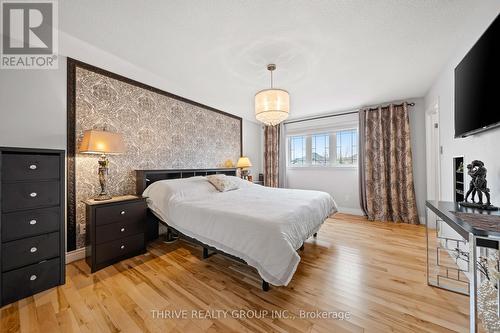 1025 Cherryhaven Drive, London South (South K), ON - Indoor Photo Showing Bedroom