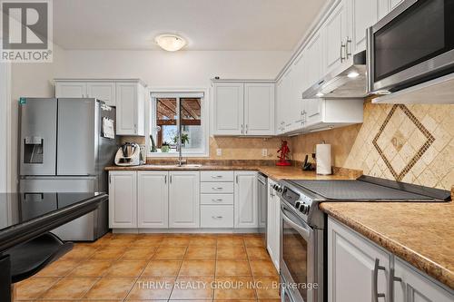 1025 Cherryhaven Drive, London South (South K), ON - Indoor Photo Showing Kitchen