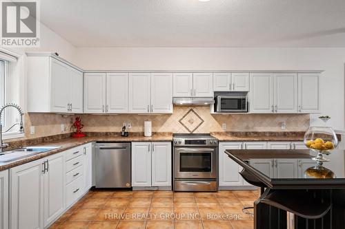 1025 Cherryhaven Drive, London South (South K), ON - Indoor Photo Showing Kitchen