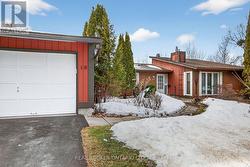 10 AMUNDSEN CRESCENT  Ottawa, ON K2L 1A7