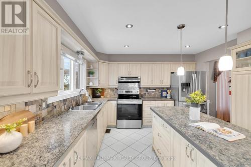 5 Ellisson Way, Ottawa, ON - Indoor Photo Showing Kitchen With Stainless Steel Kitchen With Double Sink With Upgraded Kitchen