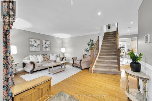 5 Ellisson Way, Ottawa, ON - Indoor Photo Showing Living Room