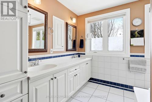 53 Scrivens Street, Ottawa, ON - Indoor Photo Showing Bathroom