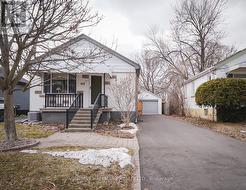 106 PHILLIP AVENUE Toronto, ON M1N 3R4