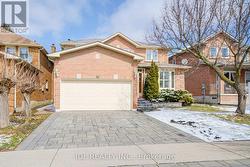 50 SUMMITCREST DRIVE Richmond Hill, ON L4S 1A7