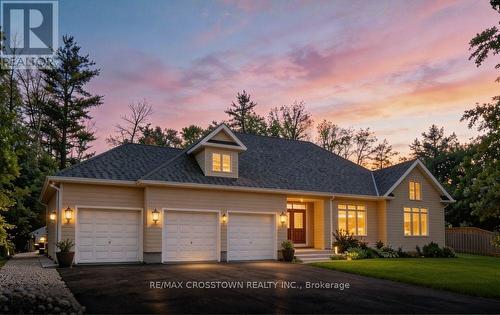 3545 TIMBERLINE AVENUE  Severn, ON L3V 0V8