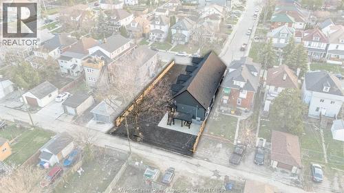 702 Pierre, Windsor, ON - 