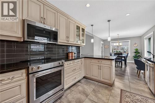 117 Willowdale Crescent, Port Dover, ON - Indoor Photo Showing Kitchen With Upgraded Kitchen