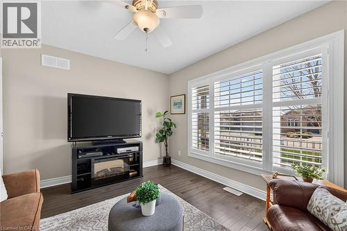 117 Willowdale Crescent, Port Dover, ON - Indoor Photo Showing Living Room