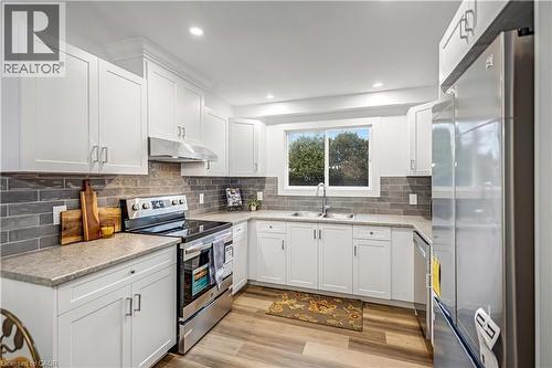 34 OAKHILL Drive Unit# 20B  Brantford, ON N3T 1R1