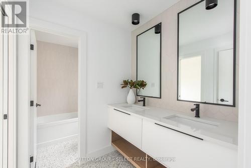 102 Silver Maple Circle, Thames Centre, ON - Indoor Photo Showing Bathroom