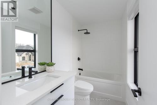 102 Silver Maple Circle, Thames Centre, ON - Indoor Photo Showing Bathroom