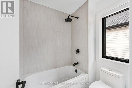 4368 Green Bend Road, London South (South V), ON - Indoor Photo Showing Bathroom