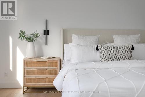 4368 Green Bend Road, London South (South V), ON - Indoor Photo Showing Bedroom