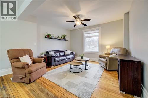 25 John Street, Cambridge, ON - Indoor Photo Showing Living Room