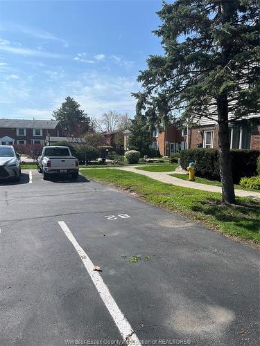 5-8410 Little River, Windsor, ON 