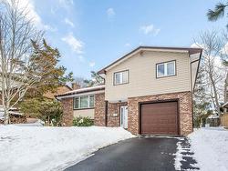 35 Somerset Street  Dartmouth, NS B2Y 4C7