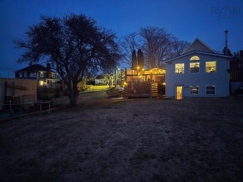 727 Highway 1, Hebron, NS 