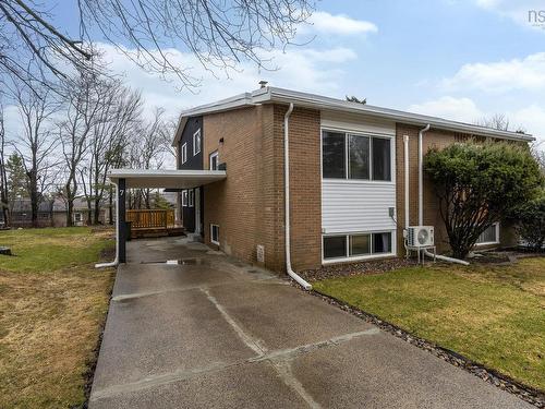 7 Palisade Place, Clayton Park, NS 