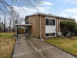 7 Palisade Place  Clayton Park, NS B3M 2Y7