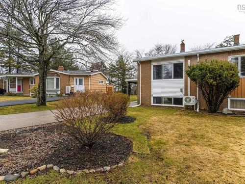 7 Palisade Place, Clayton Park, NS 