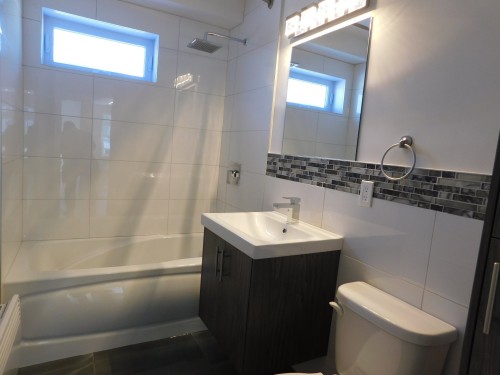 Salle de bains - 4-1035 Rue De Liège O., Montréal (Villeray/Saint-Michel/Parc-Extension), QC - Indoor Photo Showing Bathroom