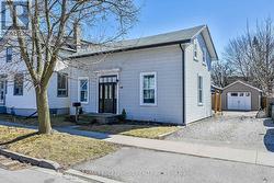 46 WALNUT STREET Brantford, ON N3T 1H2