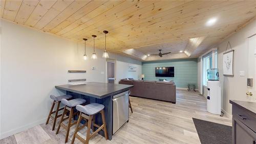 599 10 Highway, Onanole, MB - Indoor Photo Showing Other Room