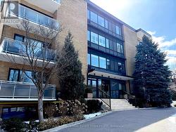 402 - 1901 BAYVIEW AVENUE Toronto, ON M4G 3E4