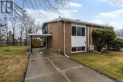 7 Palisade Place  Clayton Park, NS B3M 2Y7