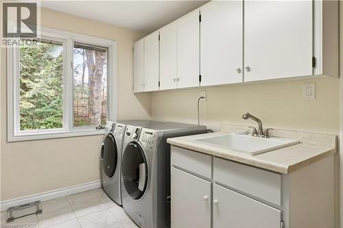 81 Reding Road, Ancaster, ON - Indoor Photo Showing Laundry Room