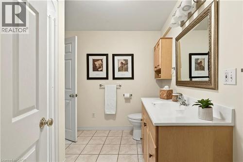 81 Reding Road, Ancaster, ON - Indoor Photo Showing Bathroom