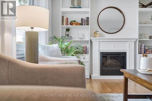 19 Sparta Street, St. Thomas, ON - Indoor With Fireplace