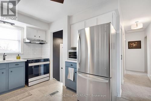 19 Sparta Street, St. Thomas, ON - Indoor Photo Showing Kitchen