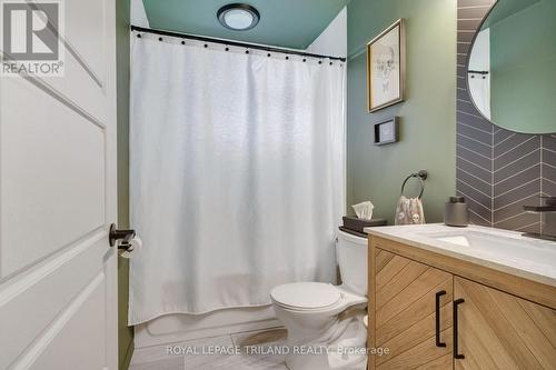 19 Sparta Street, St. Thomas, ON - Indoor Photo Showing Bathroom