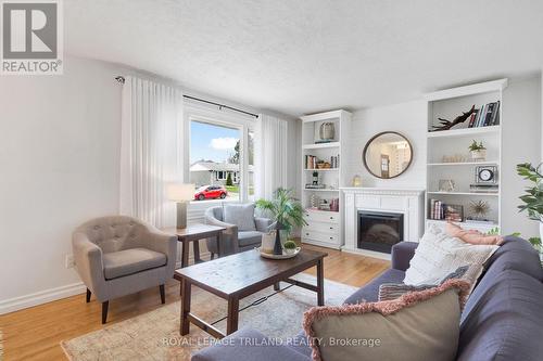 19 Sparta Street, St. Thomas, ON - Indoor Photo Showing Living Room With Fireplace