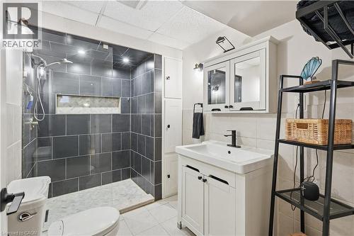 48 Chester Crescent, Georgetown, ON - Indoor Photo Showing Bathroom