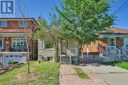 20 EAST DRIVE  Toronto, ON M6N 2N7
