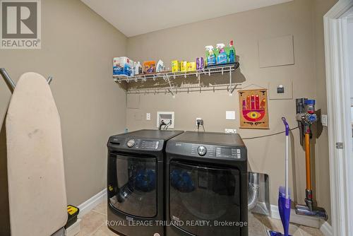 1202 - 250 Pall Mall Street, London East (East F), ON - Indoor Photo Showing Laundry Room